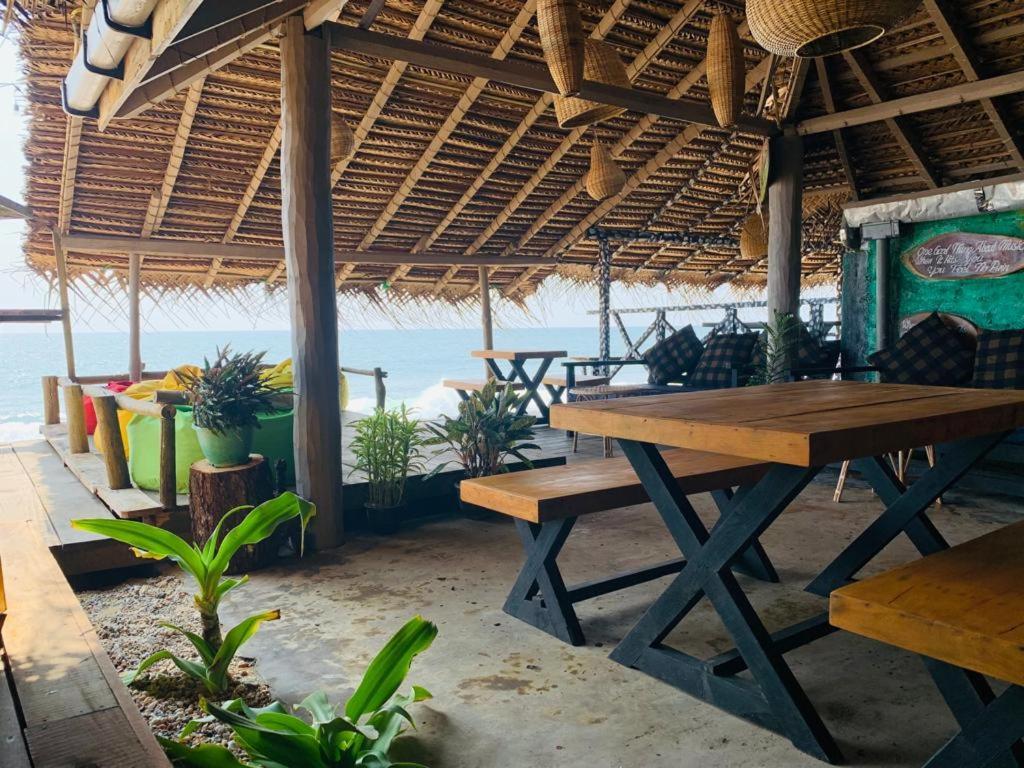 Backpack Beach Hostel & Reggae Bar Boossa Экстерьер фото
