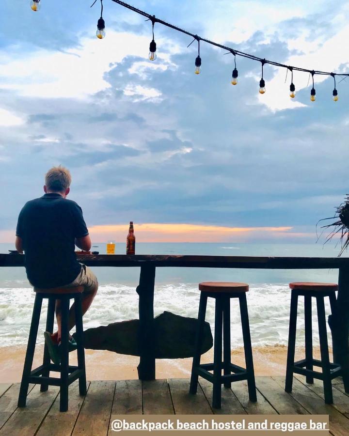 Backpack Beach Hostel & Reggae Bar Boossa Экстерьер фото