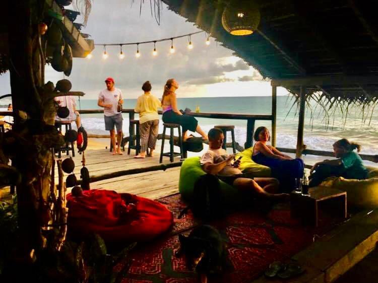 Backpack Beach Hostel & Reggae Bar Boossa Экстерьер фото