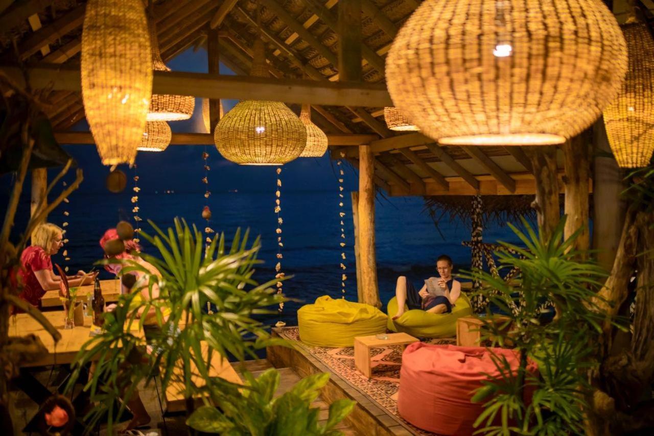 Backpack Beach Hostel & Reggae Bar Boossa Экстерьер фото