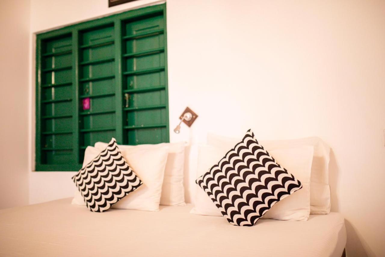 Backpack Beach Hostel & Reggae Bar Boossa Экстерьер фото