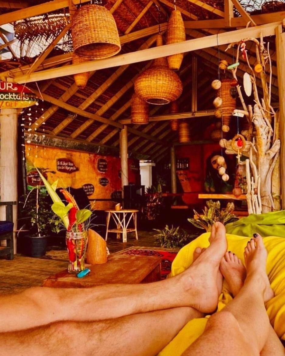 Backpack Beach Hostel & Reggae Bar Boossa Экстерьер фото