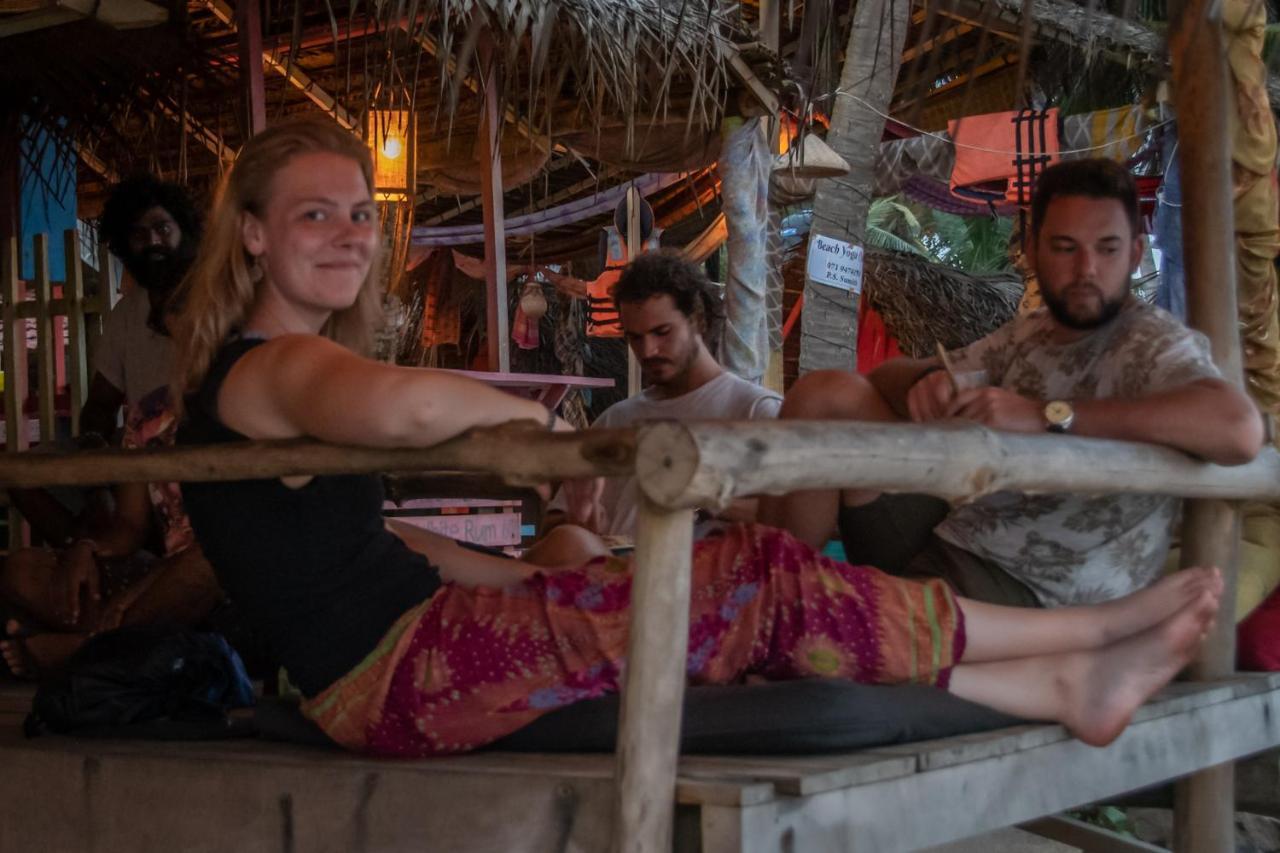 Backpack Beach Hostel & Reggae Bar Boossa Экстерьер фото